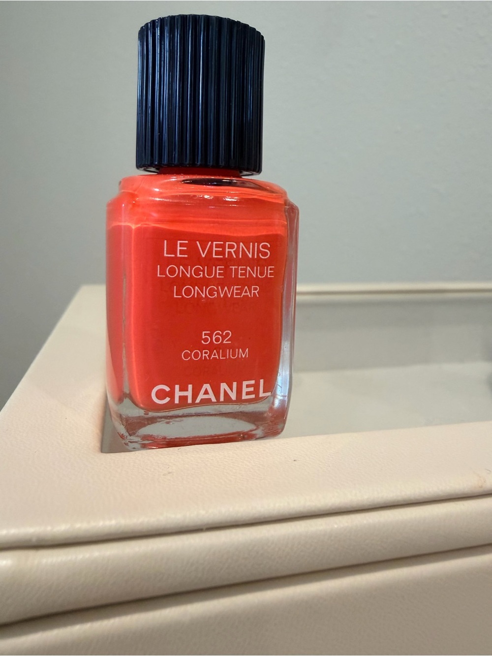 CHANEL Le Vernis Nail Polish - 562 Coralium